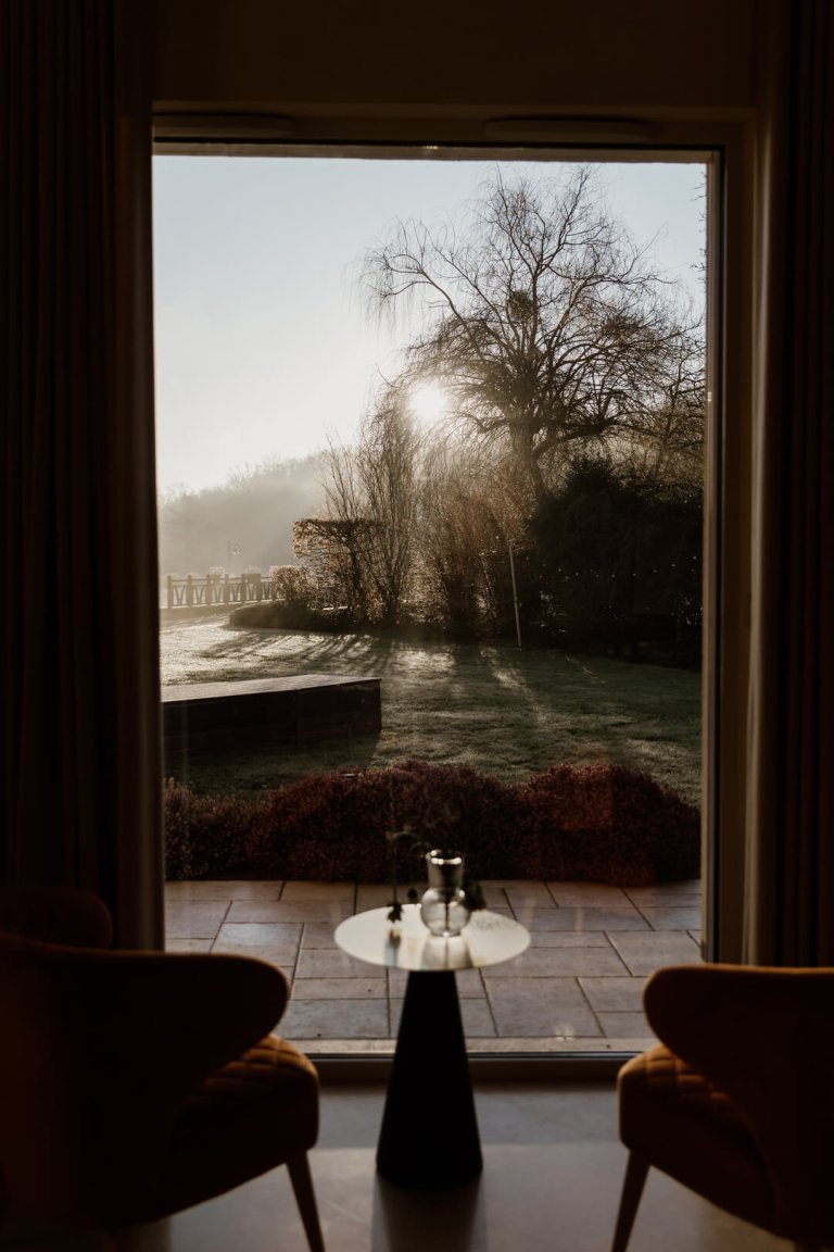 vue du lac depuis le manoir